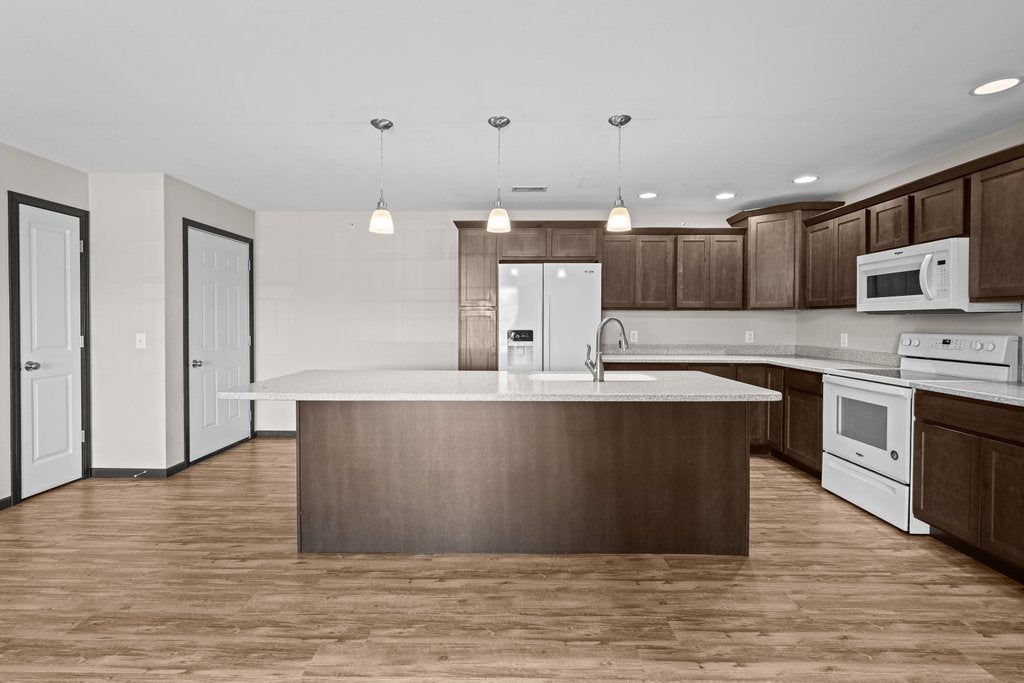 400 E Franklin Street E 201