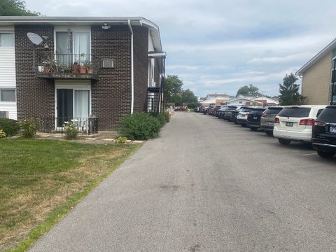 Tiny photo for 9581 DEE Road #2L, Des Plaines, IL 60016 (MLS # 12761029)