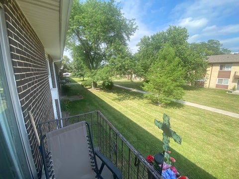 Tiny photo for 9581 DEE Road #2L, Des Plaines, IL 60016 (MLS # 12761029)