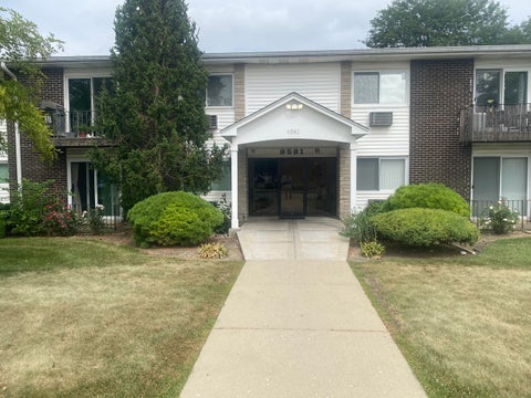 Photo of 9581 DEE Road #2L, Des Plaines, IL 60016 (MLS # 12761029)