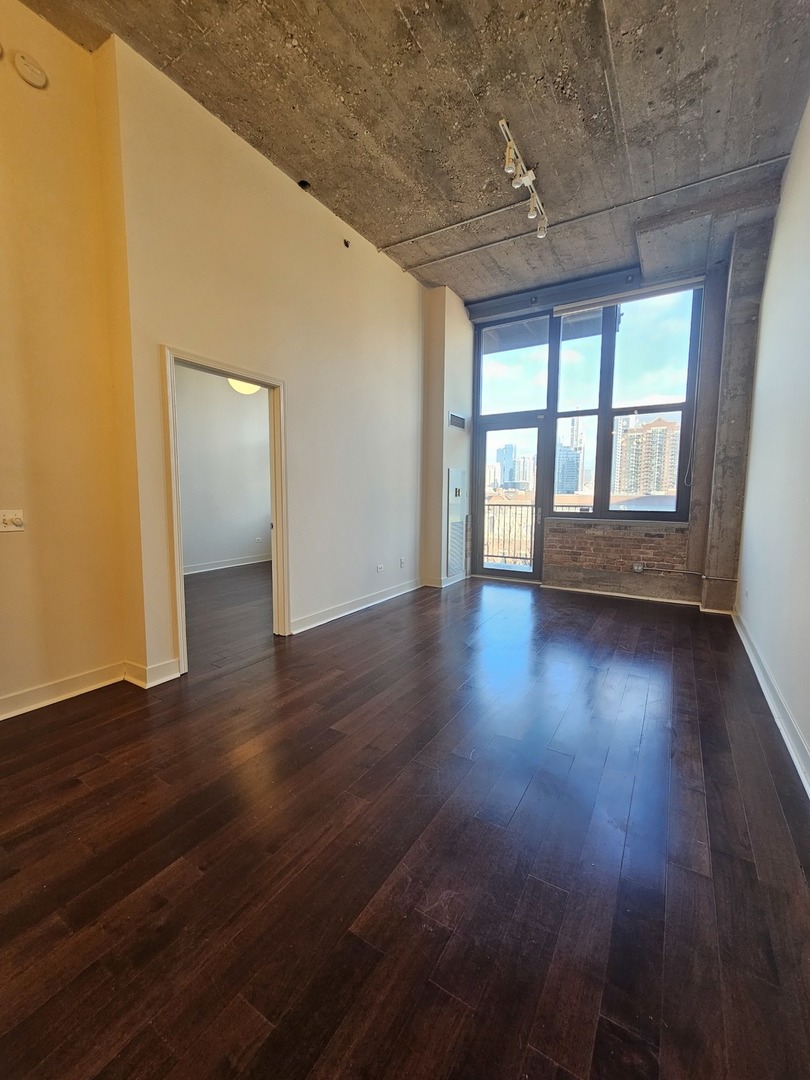 320 E 21st Street 404