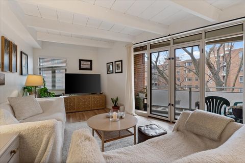 Tiny photo for 1860 Sherman Avenue #5NW, Evanston, IL 60201 (MLS # 12577388)