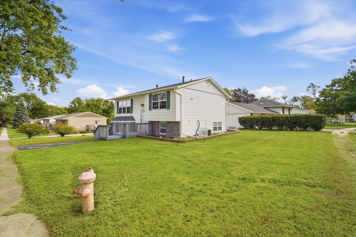 1241 Holiday Lane