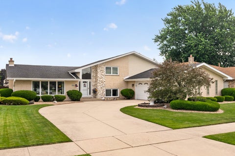 Tiny photo for 15549 Larkspur Lane, Orland Park, IL 60462 (MLS # 12691746)