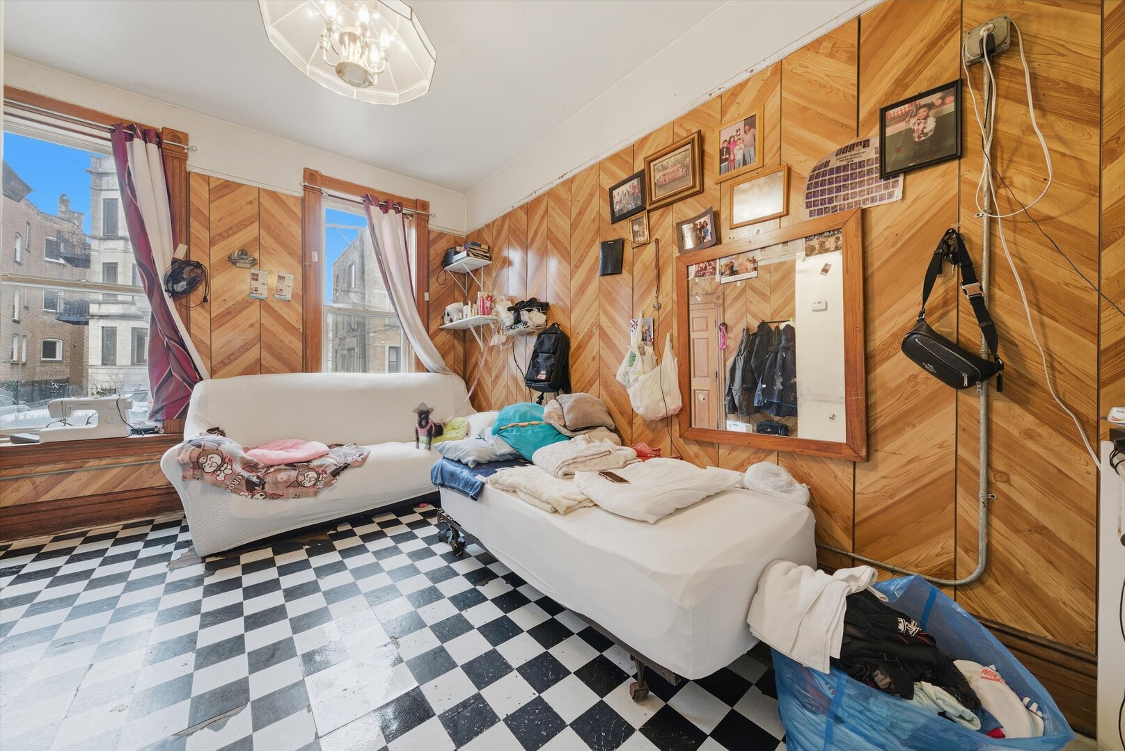 943 N Fairfield Avenue