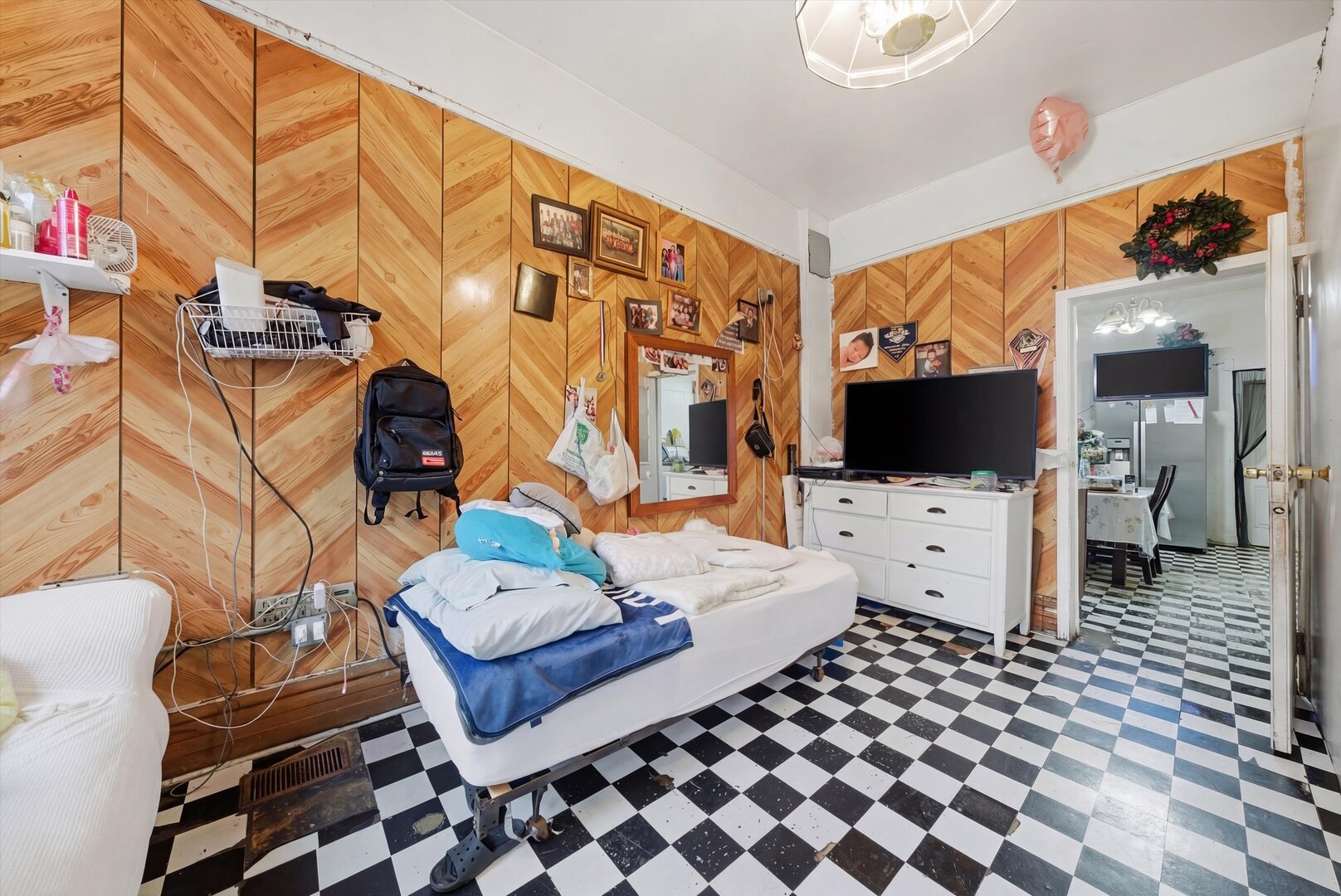 943 N Fairfield Avenue