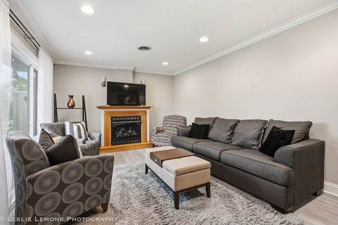 Tiny photo for 364 N Cedar Avenue, Wood Dale, IL 60191 (MLS # 12631577)