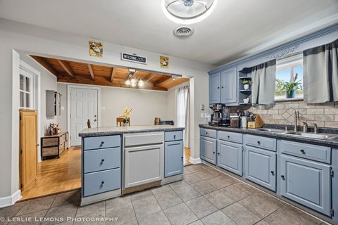 Tiny photo for 364 N Cedar Avenue, Wood Dale, IL 60191 (MLS # 12631577)