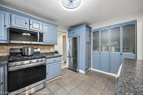 Tiny photo for 364 N Cedar Avenue, Wood Dale, IL 60191 (MLS # 12631577)