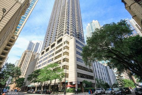 Photo of 30 E Huron Street #3005, Chicago, IL 60611 (MLS # 12543276)
