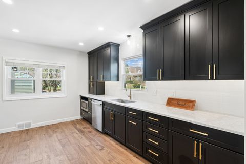 Tiny photo for 315 Crestline Drive, Bettendorf, IA 52722 (MLS # 12612653)