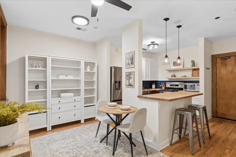Tiny photo for 550 W SURF Street #104, Chicago, IL 60657 (MLS # 12738433)