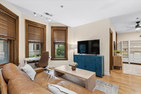 Tiny photo for 550 W SURF Street #104, Chicago, IL 60657 (MLS # 12738433)