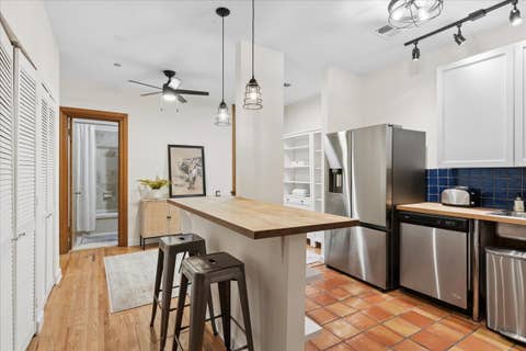 Tiny photo for 550 W SURF Street #104, Chicago, IL 60657 (MLS # 12738433)