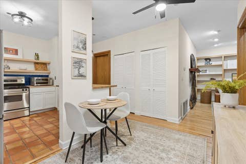 Tiny photo for 550 W SURF Street #104, Chicago, IL 60657 (MLS # 12738433)