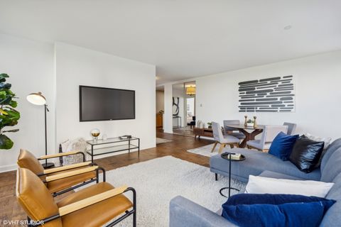 Tiny photo for 880 N Lake Shore Drive #4E, Chicago, IL 60611 (MLS # 12388473)