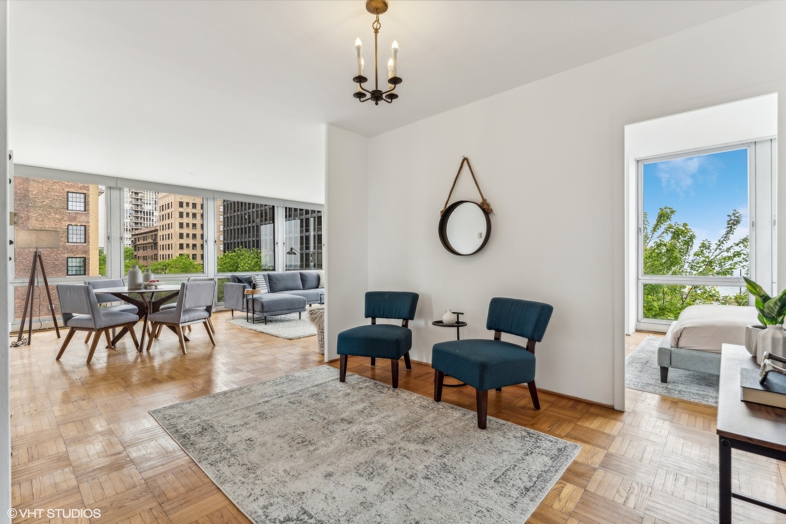 880 N Lake Shore Drive 4E