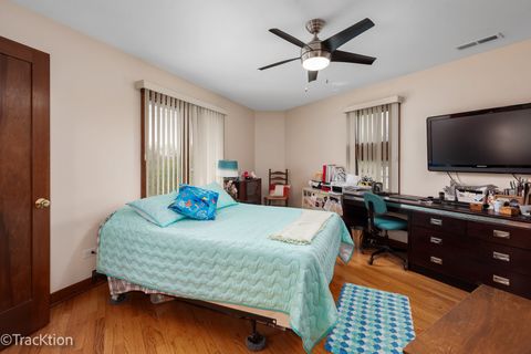 Tiny photo for 617 W Wilson Avenue, Lombard, IL 60148 (MLS # 12556175)