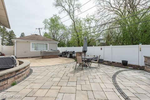 Tiny photo for 617 W Wilson Avenue, Lombard, IL 60148 (MLS # 12556175)