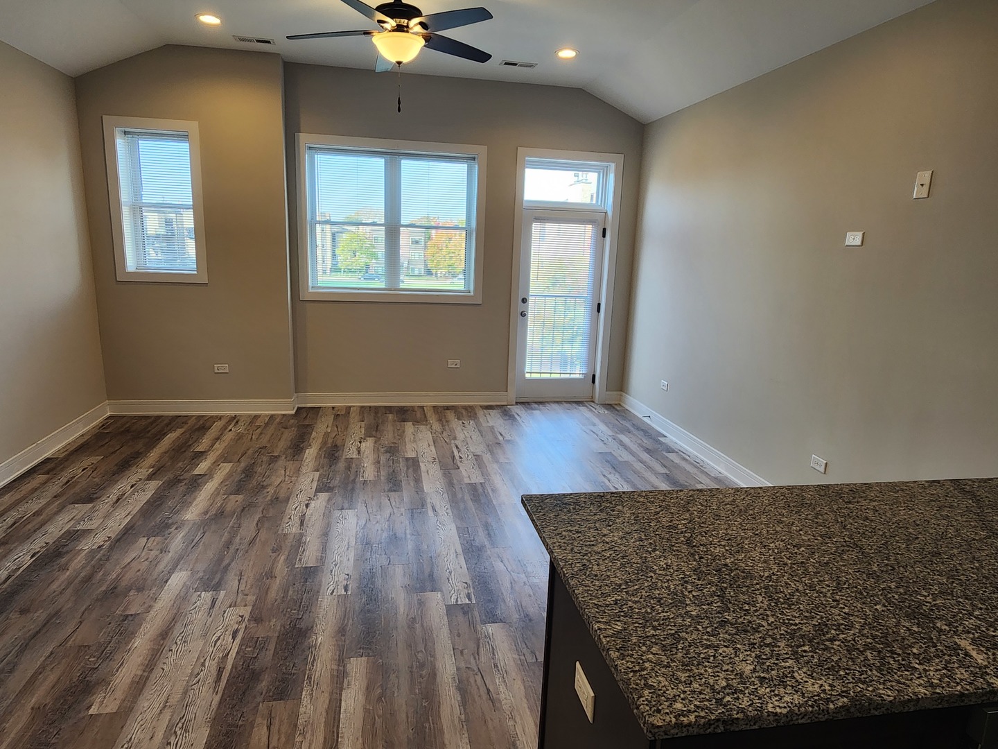 6337 S Ellis Avenue 3