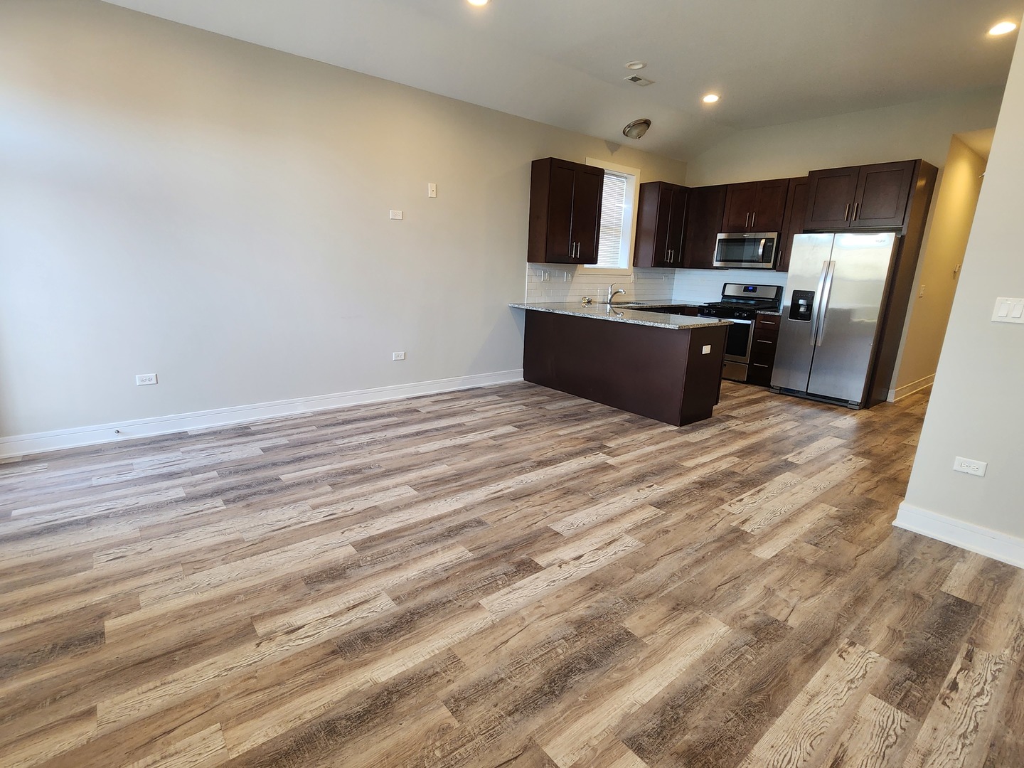 6337 S Ellis Avenue 3