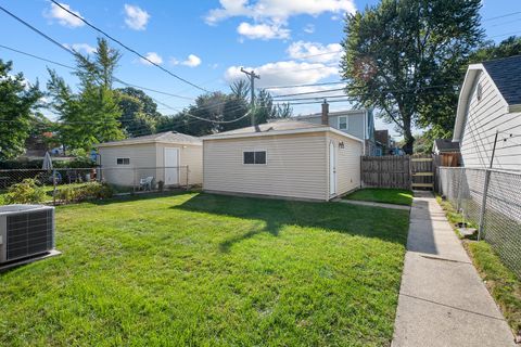 Tiny photo for 604 Dodge Avenue, Evanston, IL 60202 (MLS # 12528249)