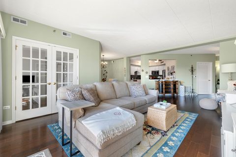 Tiny photo for 2240 S Grace Street #303, Lombard, IL 60148 (MLS # 12584279)