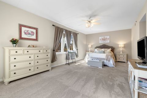 Tiny photo for 2240 S Grace Street #303, Lombard, IL 60148 (MLS # 12584279)