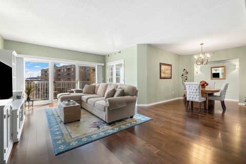 Tiny photo for 2240 S Grace Street #303, Lombard, IL 60148 (MLS # 12584279)