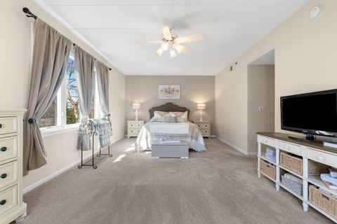 Tiny photo for 2240 S Grace Street #303, Lombard, IL 60148 (MLS # 12584279)