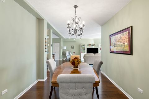 Tiny photo for 2240 S Grace Street #303, Lombard, IL 60148 (MLS # 12584279)