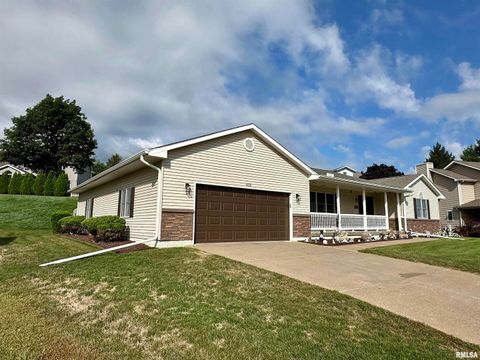Tiny photo for 613 33RD Avenue N, Clinton, IA 52732 (MLS # QC4266588)