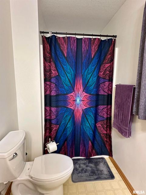 Tiny photo for 613 33RD Avenue N, Clinton, IA 52732 (MLS # QC4266588)