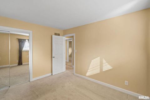 Tiny photo for 5000 44TH Avenue, Moline, IL 61265 (MLS # QC4268077)