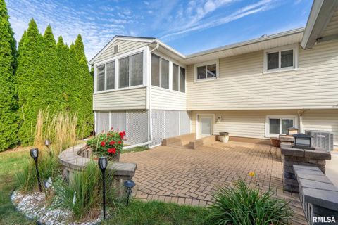 Tiny photo for 5000 44TH Avenue, Moline, IL 61265 (MLS # QC4268077)