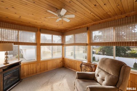 Tiny photo for 5000 44TH Avenue, Moline, IL 61265 (MLS # QC4268077)