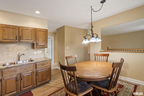 Tiny photo for 5000 44TH Avenue, Moline, IL 61265 (MLS # QC4268077)