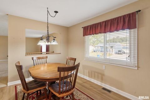 Tiny photo for 5000 44TH Avenue, Moline, IL 61265 (MLS # QC4268077)