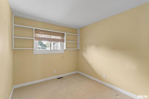 Tiny photo for 5000 44TH Avenue, Moline, IL 61265 (MLS # QC4268077)