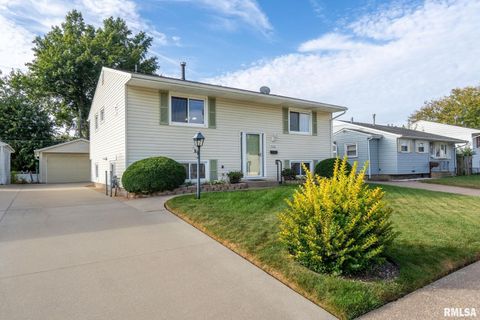 Tiny photo for 5000 44TH Avenue, Moline, IL 61265 (MLS # QC4268077)