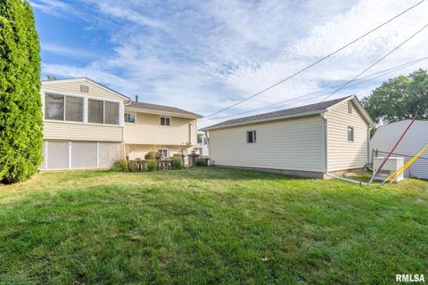 Tiny photo for 5000 44TH Avenue, Moline, IL 61265 (MLS # QC4268077)