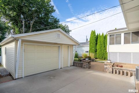 Tiny photo for 5000 44TH Avenue, Moline, IL 61265 (MLS # QC4268077)