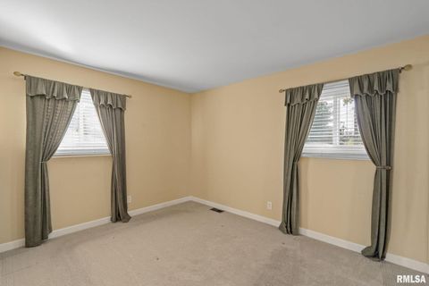 Tiny photo for 5000 44TH Avenue, Moline, IL 61265 (MLS # QC4268077)