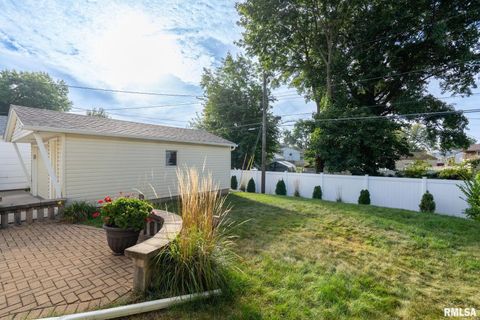 Tiny photo for 5000 44TH Avenue, Moline, IL 61265 (MLS # QC4268077)