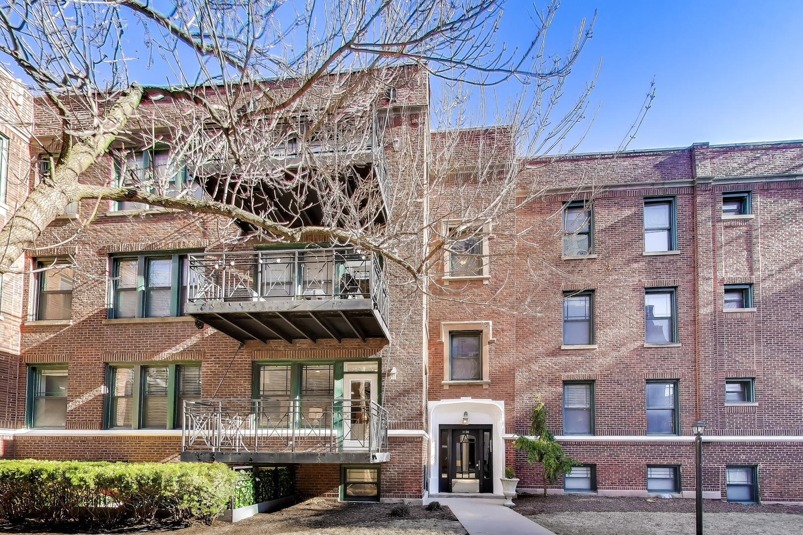 1136 W PRATT Boulevard 1N