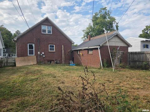 Tiny photo for 633 OAK Street, Carmi, IL 62821 (MLS # EB459643)