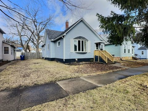 Photo of 516 5th Avenue N, Clinton, IA 52732 (MLS # 12589657)