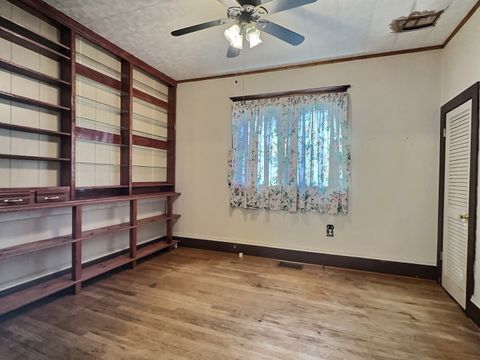 Tiny photo for 516 5th Avenue N, Clinton, IA 52732 (MLS # 12589657)