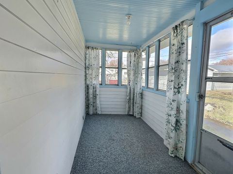 Tiny photo for 516 5th Avenue N, Clinton, IA 52732 (MLS # 12589657)