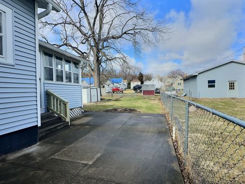 Tiny photo for 516 5th Avenue N, Clinton, IA 52732 (MLS # 12589657)